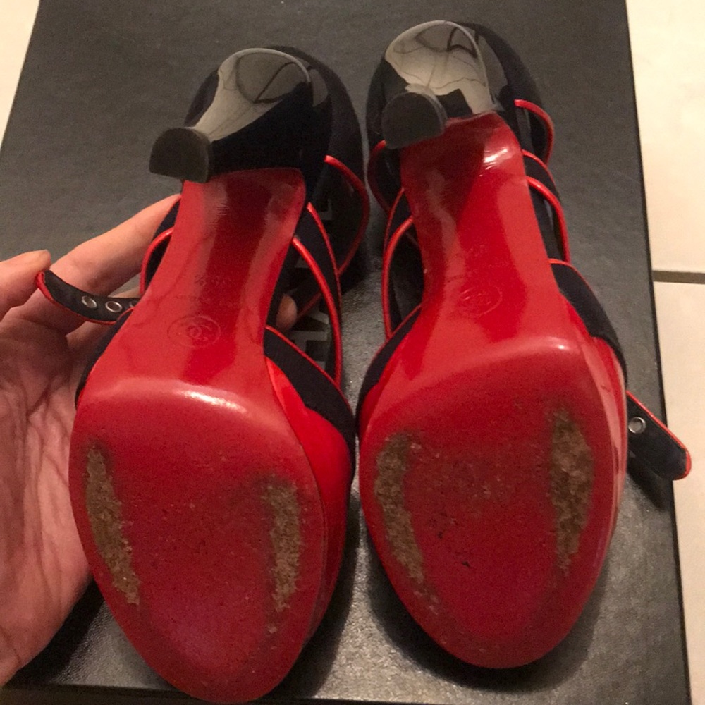 Chanel Navy and Red Heels size 35.5 Brand New Cond - Picture 7 of 8